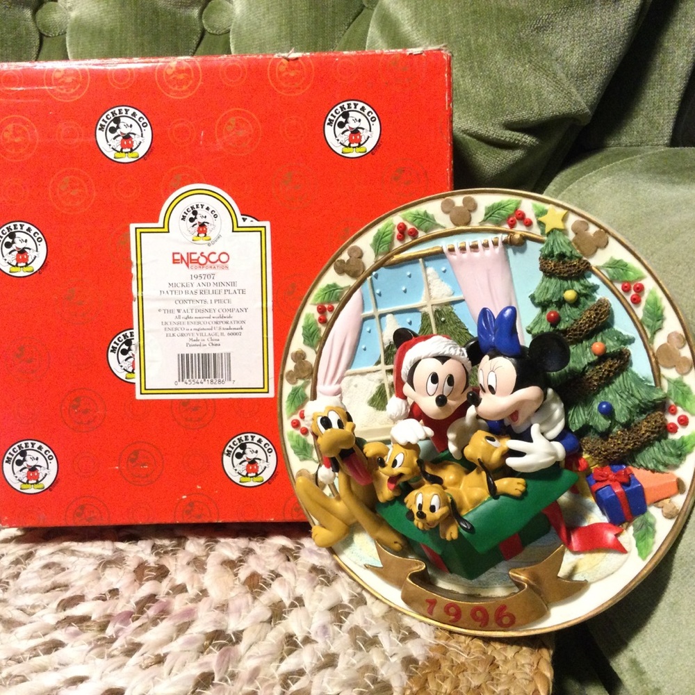 Mickey And Minnie Mouse Vintage Christmas Plate 1996 - Picture 6 of 7